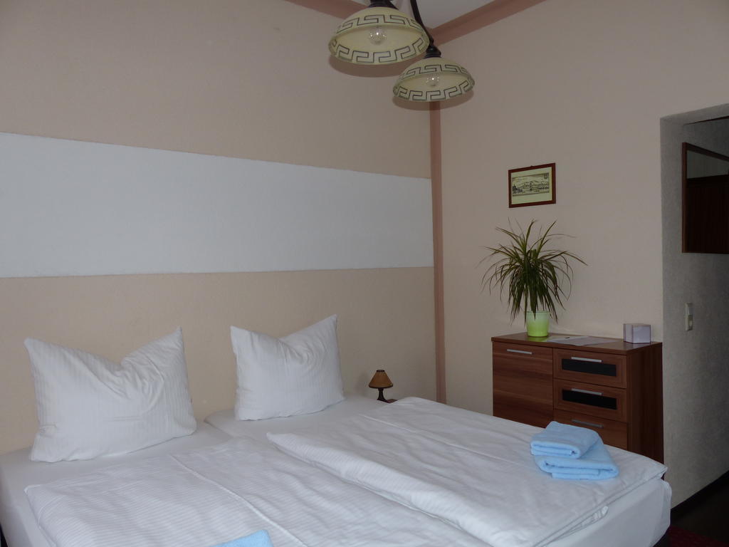 Hotel Friedchen Mit Eigener Fleischerei Artern Экстерьер фото
