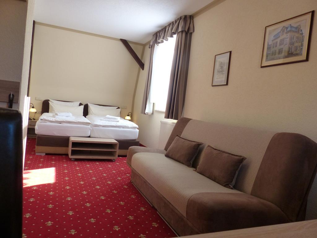 Hotel Friedchen Mit Eigener Fleischerei Artern Экстерьер фото