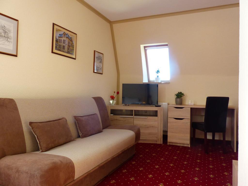 Hotel Friedchen Mit Eigener Fleischerei Artern Экстерьер фото