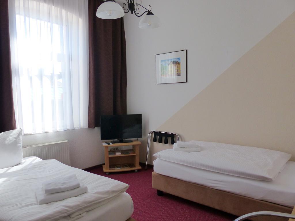 Hotel Friedchen Mit Eigener Fleischerei Artern Экстерьер фото