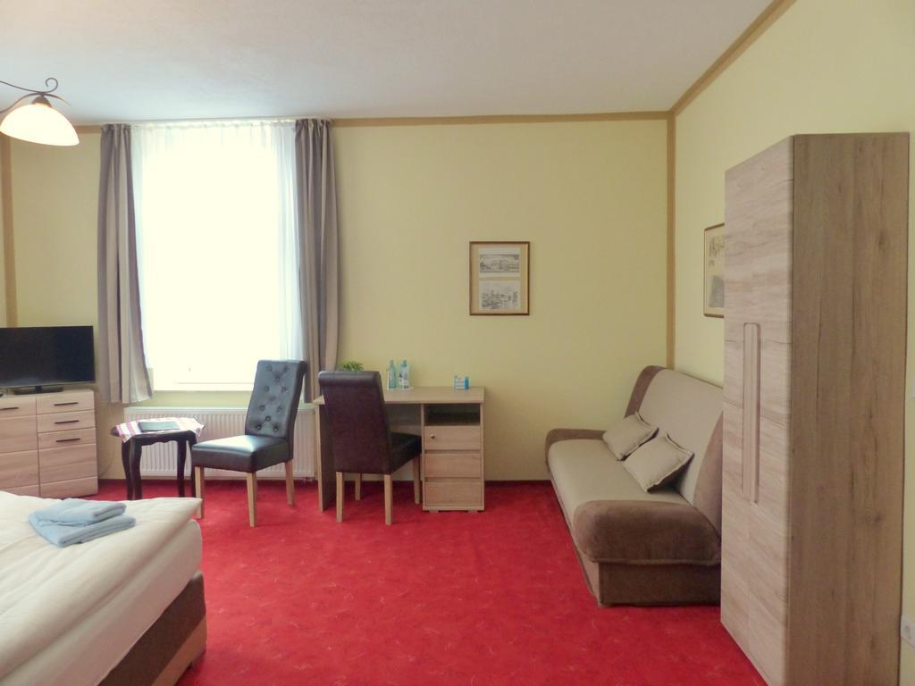 Hotel Friedchen Mit Eigener Fleischerei Artern Экстерьер фото