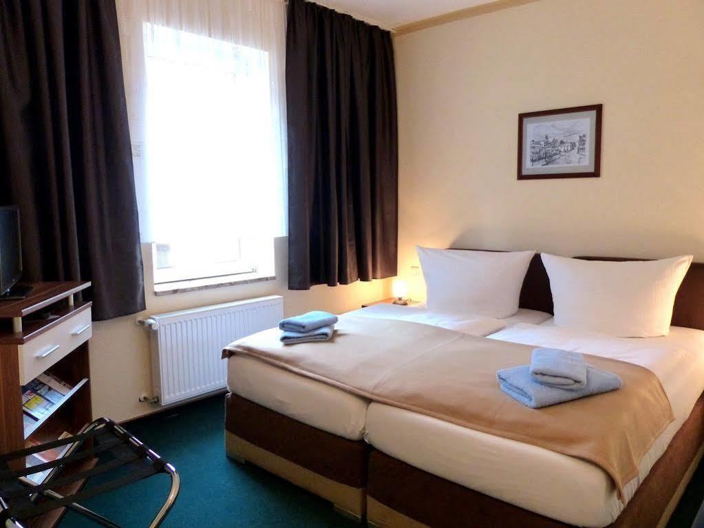 Hotel Friedchen Mit Eigener Fleischerei Artern Экстерьер фото